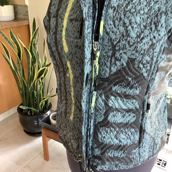 Jamie Sadock quilted golf vest - Picture 5 of 8